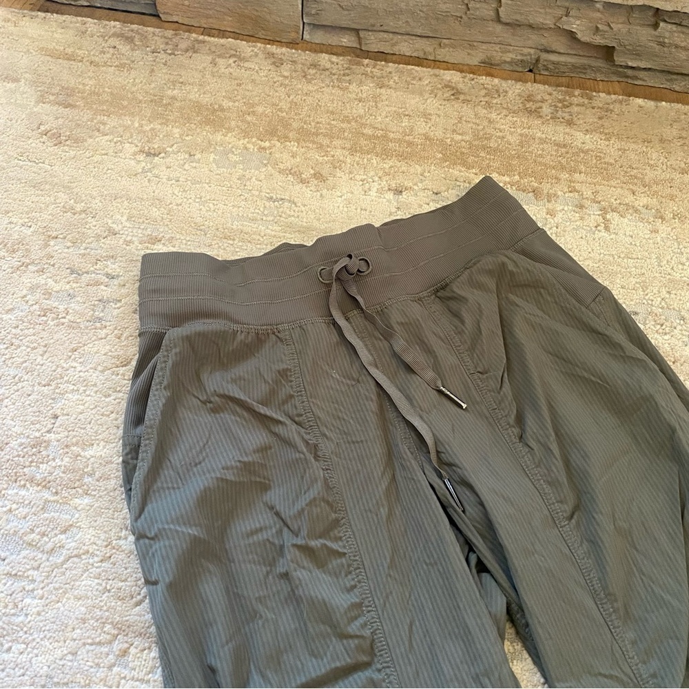 Lululemon Dance Studio Green Twill Joggers Pants Cuffed Tapered Leg Drawstring - Picture 3 of 9